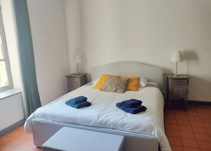 Maison De Pierre 4 A 6 Personnes Lempaut